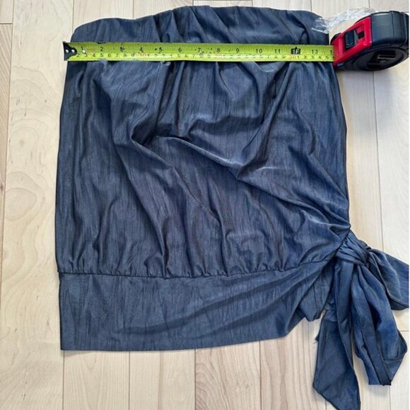 Vintage Y2K strapless silver tube top from Le Châtea - Picture 3 of 8